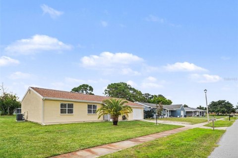 Casa en venta en North Port, Florida, 3 dormitorios, 122.54 m2 № 2207094 - foto 4