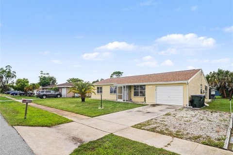 Casa en venta en North Port, Florida, 3 dormitorios, 122.54 m2 № 2207094 - foto 3