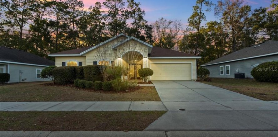 House in Gainesville, Florida 4 bedrooms, 210.61 sq.m. № 2119516