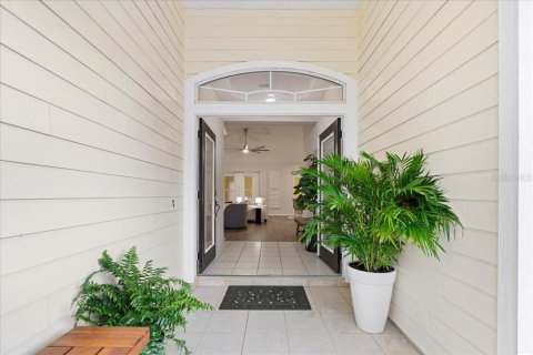 House in Gainesville, Florida 4 bedrooms, 210.61 sq.m. № 2119516 - photo 2