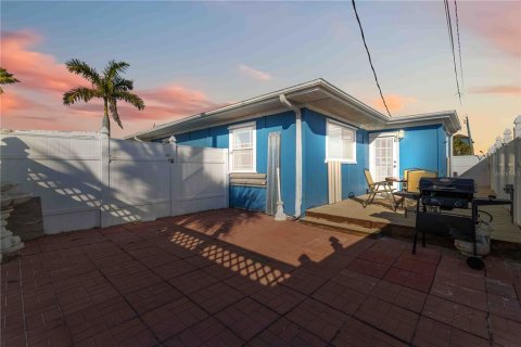 Casa en venta en Bradenton Beach, Florida, 2 dormitorios, 74.88 m2 № 2106026 - foto 16