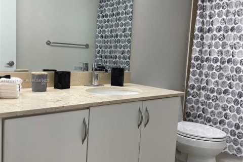 Condominio en venta en Miami, Florida, 2 dormitorios, 97.36 m2 № 1936611 - foto 18