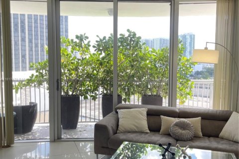 Condominio en venta en Miami, Florida, 2 dormitorios, 97.36 m2 № 1936611 - foto 10