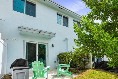 House in Florida City, Florida 3 bedrooms, 132.39 sq.m. № 2080597 - photo 2