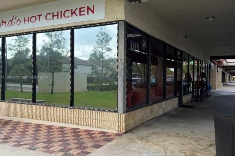Commercial property in Pembroke Pines, Florida № 2045640 - photo 15