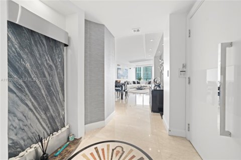 Condo in Hollywood, Florida, 3 bedrooms  № 1982916 - photo 12