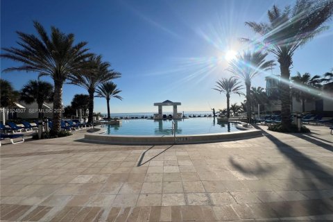 Condo in Hollywood, Florida, 3 bedrooms  № 1982916 - photo 4