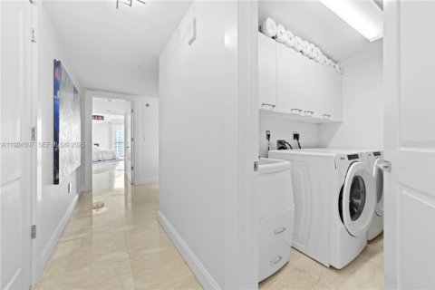 Condo in Hollywood, Florida, 3 bedrooms  № 1982916 - photo 10