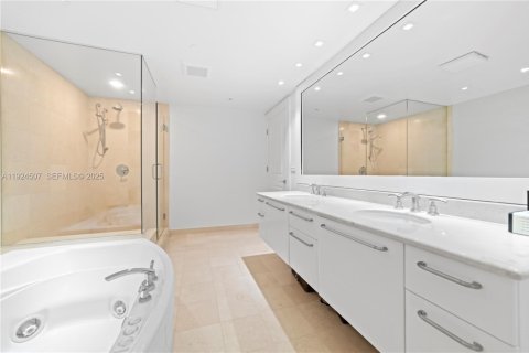 Condo in Hollywood, Florida, 3 bedrooms  № 1982916 - photo 16