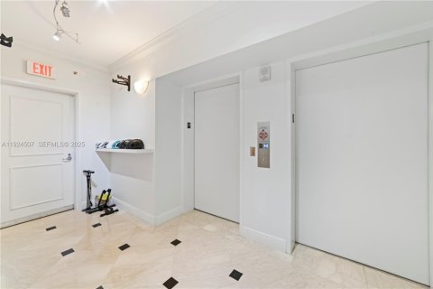 Condo in Hollywood, Florida, 3 bedrooms  № 1982916 - photo 28