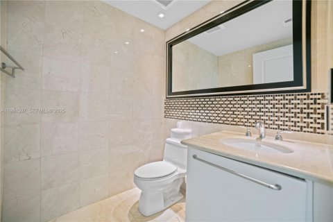 Condo in Hollywood, Florida, 3 bedrooms  № 1982916 - photo 11