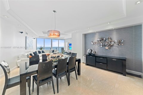 Condo in Hollywood, Florida, 3 bedrooms  № 1982916 - photo 8