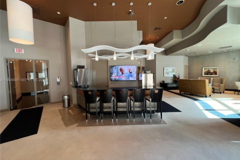 Condo in Hollywood, Florida, 3 bedrooms  № 1982916 - photo 6