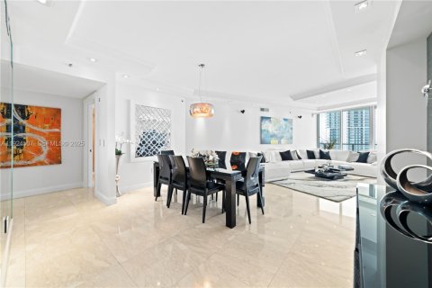 Condo in Hollywood, Florida, 3 bedrooms  № 1982916 - photo 7