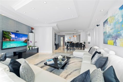 Condo in Hollywood, Florida, 3 bedrooms  № 1982916 - photo 3