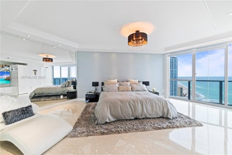 Condo in Hollywood, Florida, 3 bedrooms  № 1982916 - photo 17