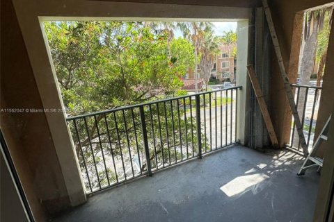Condo in Coconut Creek, Florida, 2 bedrooms  № 1944007 - photo 21
