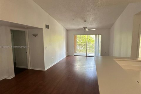 Condo in Coconut Creek, Florida, 2 bedrooms  № 1944007 - photo 20