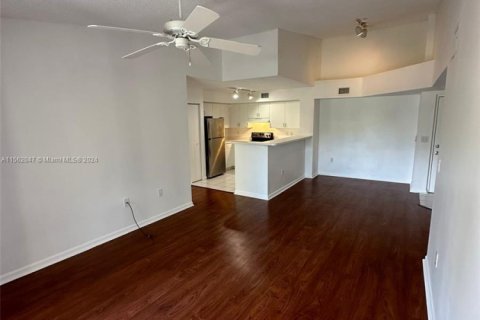 Condo in Coconut Creek, Florida, 2 bedrooms  № 1944007 - photo 2