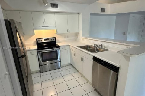 Condo in Coconut Creek, Florida, 2 bedrooms  № 1944007 - photo 3