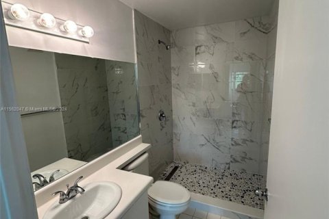 Condo in Coconut Creek, Florida, 2 bedrooms  № 1944007 - photo 8
