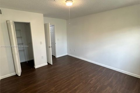 Condo in Coconut Creek, Florida, 2 bedrooms  № 1944007 - photo 26