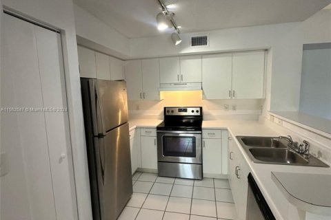 Condo in Coconut Creek, Florida, 2 bedrooms  № 1944007 - photo 24
