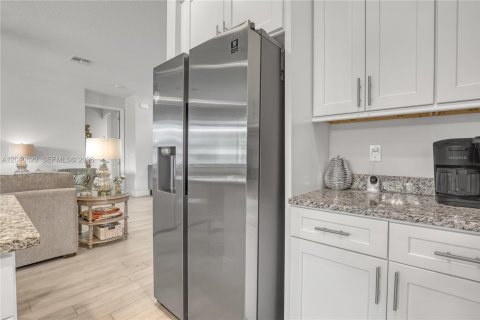 Casa en venta en Port St. Lucie, Florida, 3 dormitorios, 191.47 m2 № 2173372 - foto 11