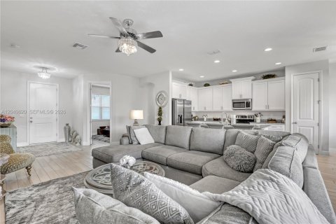 Casa en venta en Port St. Lucie, Florida, 3 dormitorios, 191.47 m2 № 2173372 - foto 8