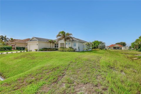 Casa en venta en Port St. Lucie, Florida, 3 dormitorios, 191.47 m2 № 2173372 - foto 2