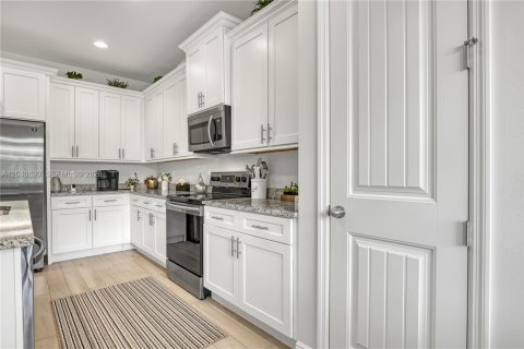 Casa en venta en Port St. Lucie, Florida, 3 dormitorios, 191.47 m2 № 2173372 - foto 10