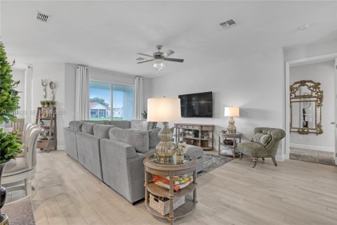 Casa en venta en Port St. Lucie, Florida, 3 dormitorios, 191.47 m2 № 2173372 - foto 6