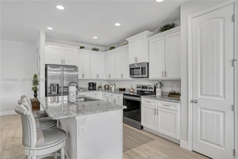 Casa en venta en Port St. Lucie, Florida, 3 dormitorios, 191.47 m2 № 2173372 - foto 9