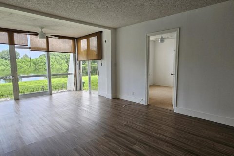 Снять в аренду кондоминиум в Дейви, Флорида 2 спальни, 102.19м2, № 1989356 - фото 17