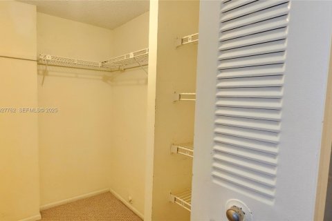 Снять в аренду кондоминиум в Дейви, Флорида 2 спальни, 102.19м2, № 1989356 - фото 24