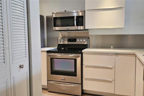 Снять в аренду кондоминиум в Дейви, Флорида 2 спальни, 102.19м2, № 1989356 - фото 12