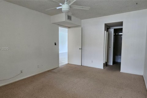 Снять в аренду кондоминиум в Дейви, Флорида 2 спальни, 102.19м2, № 1989356 - фото 27