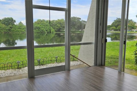 Снять в аренду кондоминиум в Дейви, Флорида 2 спальни, 102.19м2, № 1989356 - фото 9