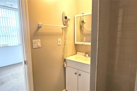 Снять в аренду кондоминиум в Дейви, Флорида 2 спальни, 102.19м2, № 1989356 - фото 15