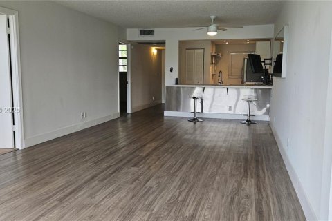 Снять в аренду кондоминиум в Дейви, Флорида 2 спальни, 102.19м2, № 1989356 - фото 10