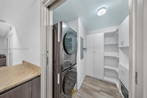 Купить кондоминиум в Майами, Флорида 2 спальни, 116.41м2, № 2251843 - фото 10