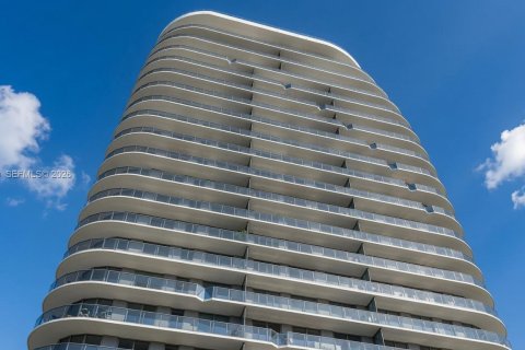 Купить кондоминиум в Майами, Флорида 2 спальни, 116.41м2, № 2251843 - фото 15