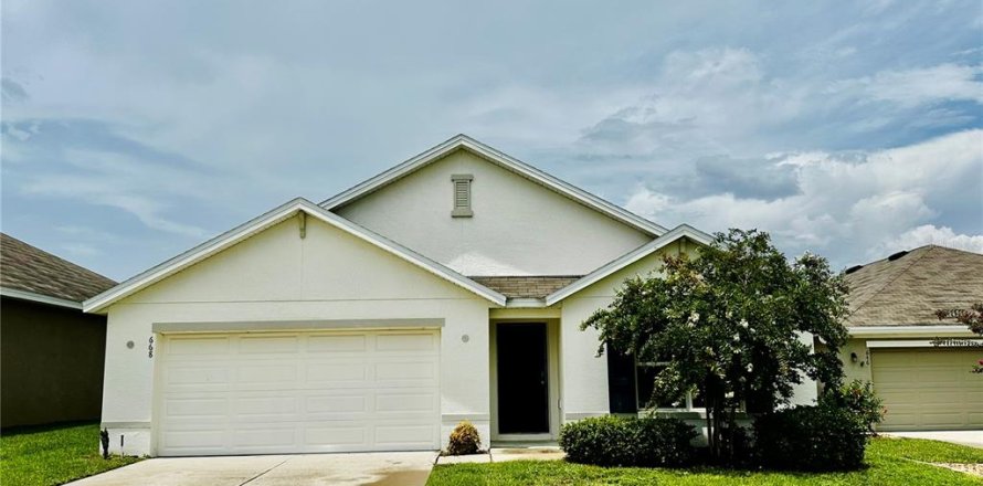 House in Ocala, Florida 4 bedrooms, 169.73 sq.m. № 1828524