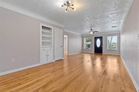 Villa ou maison à louer à Saint Petersburg, Floride: 3 chambres, 146.79 m2 № 1839962 - photo 3