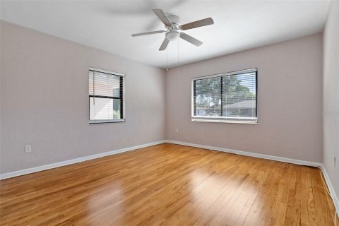 Villa ou maison à louer à Saint Petersburg, Floride: 3 chambres, 146.79 m2 № 1839962 - photo 6