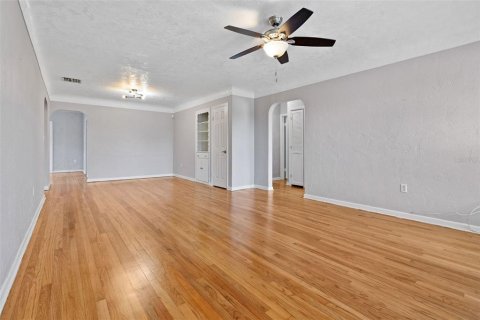 Villa ou maison à louer à Saint Petersburg, Floride: 3 chambres, 146.79 m2 № 1839962 - photo 4