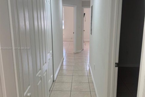 Купить кондоминиум в Майами, Флорида 3 спальни, 117.06м2, № 2066535 - фото 18