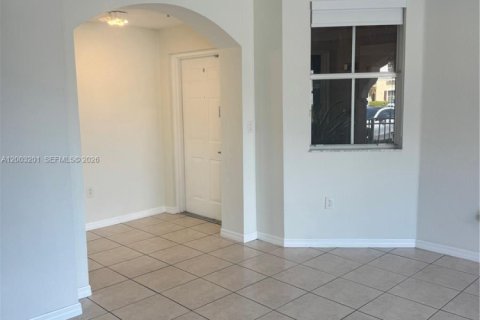 Condo in Miami, Florida, 3 bedrooms  № 2066535 - photo 4