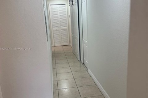 Купить кондоминиум в Майами, Флорида 3 спальни, 117.06м2, № 2066535 - фото 19