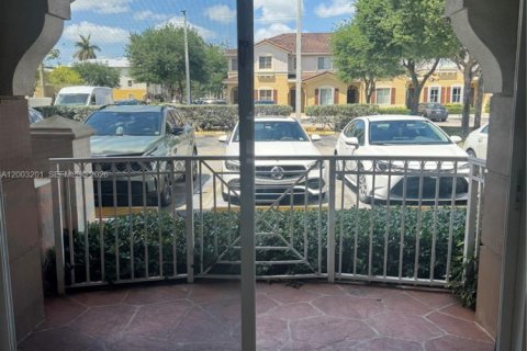 Condo in Miami, Florida, 3 bedrooms  № 2066535 - photo 6